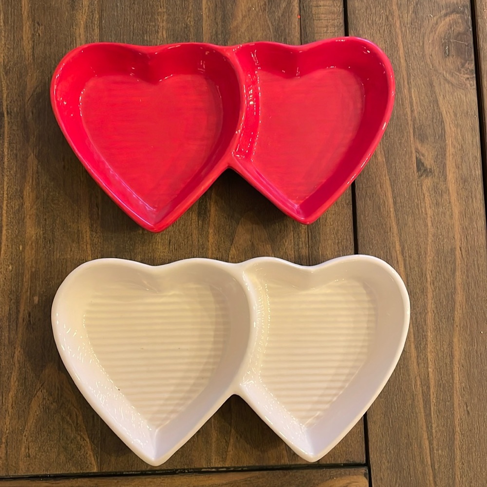 Set of 2 Heart Shaped Candy/Trinket Dishes. Red/White